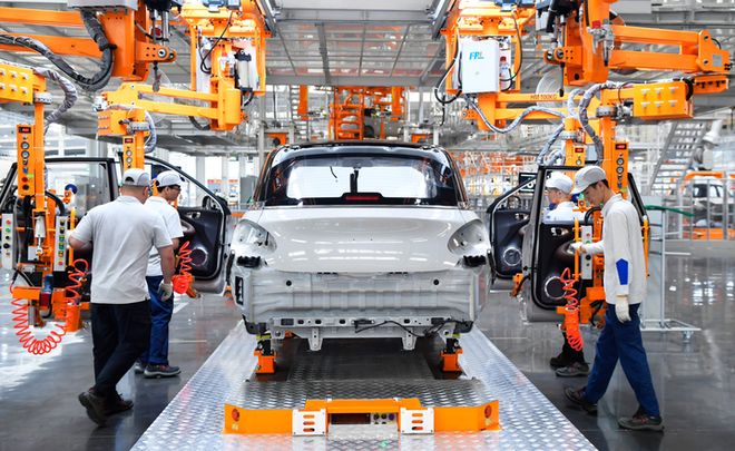 馬克龍?jiān)L華尋求技術(shù)轉(zhuǎn)讓引法國內(nèi)部激辯 機(jī)遇還是風(fēng)險(xiǎn)？